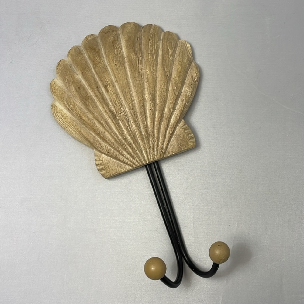 Carved Wood Shell Double Wall Hook in Coastal‎ Theme
